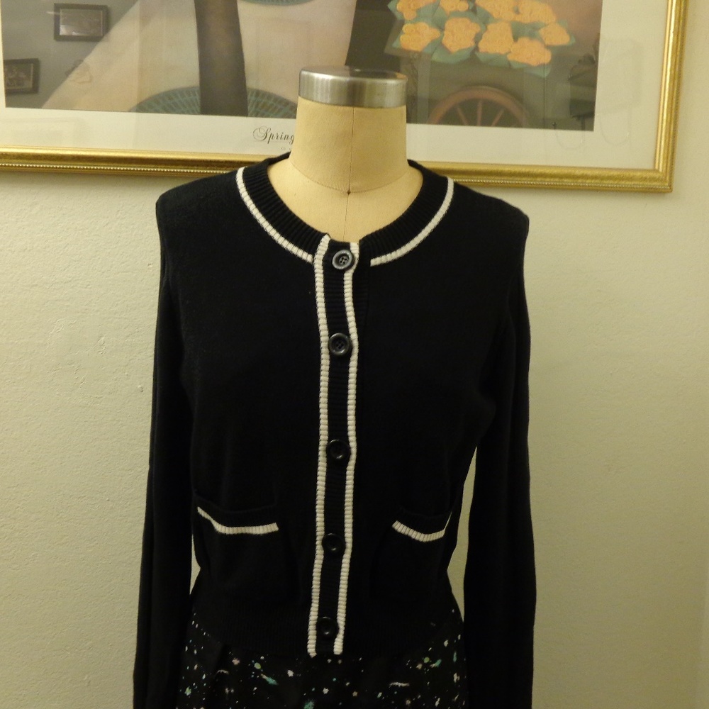 Forever 21 Black & White Long Sleeve Sweater